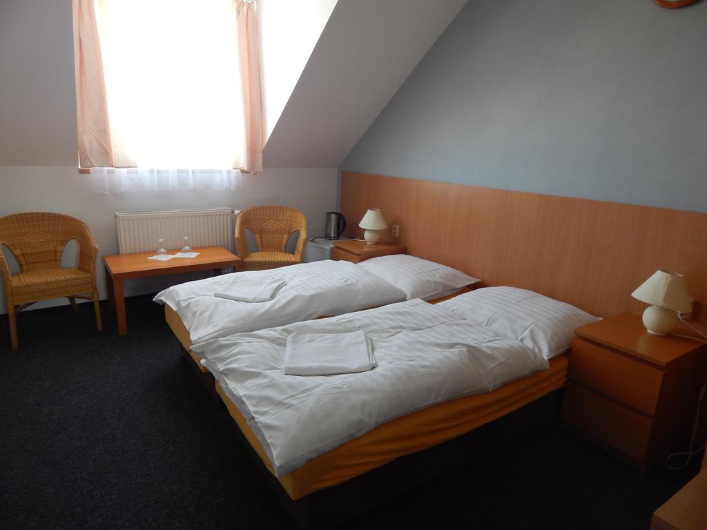 Penzion U Kašných Mníšek pod Brdy Exterior foto
