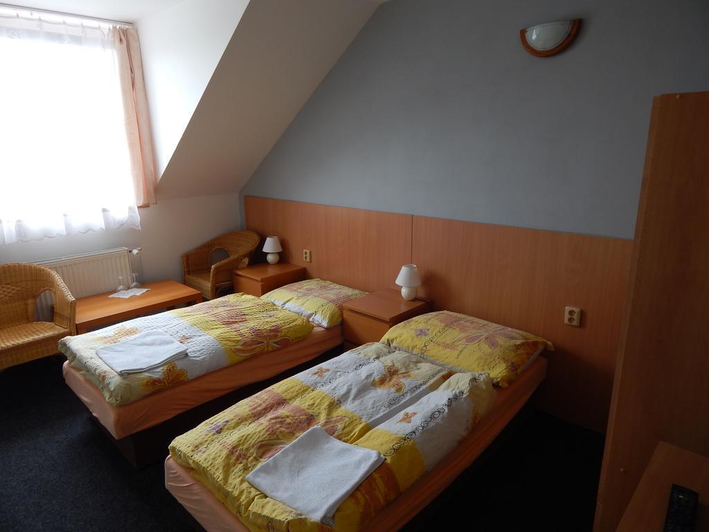 Penzion U Kašných Mníšek pod Brdy Exterior foto